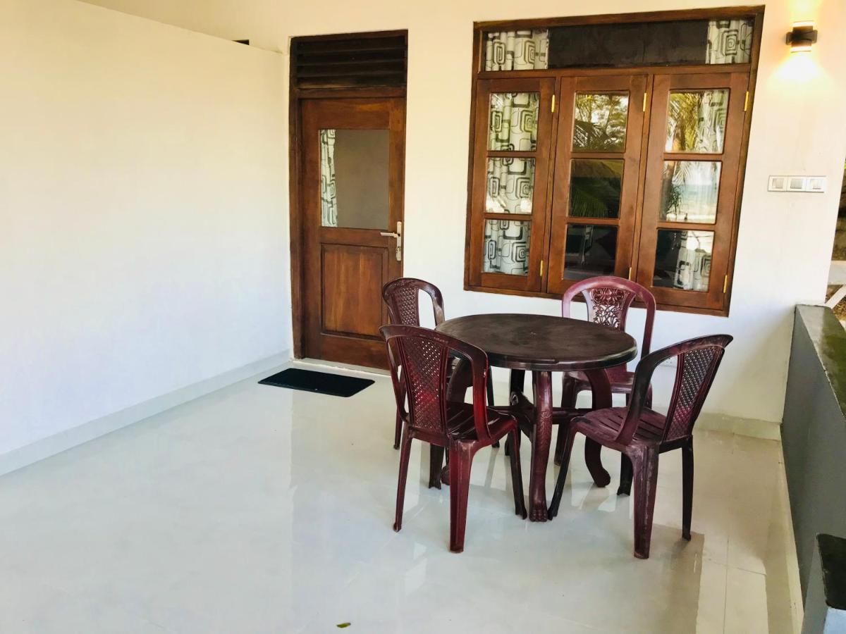 Beach Bungalow Yala Kirinda  Luaran gambar
