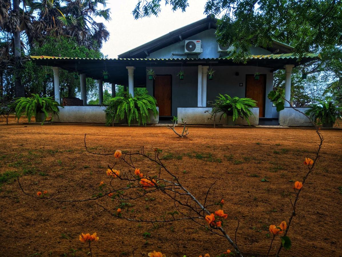 Beach Bungalow Yala Kirinda  Luaran gambar