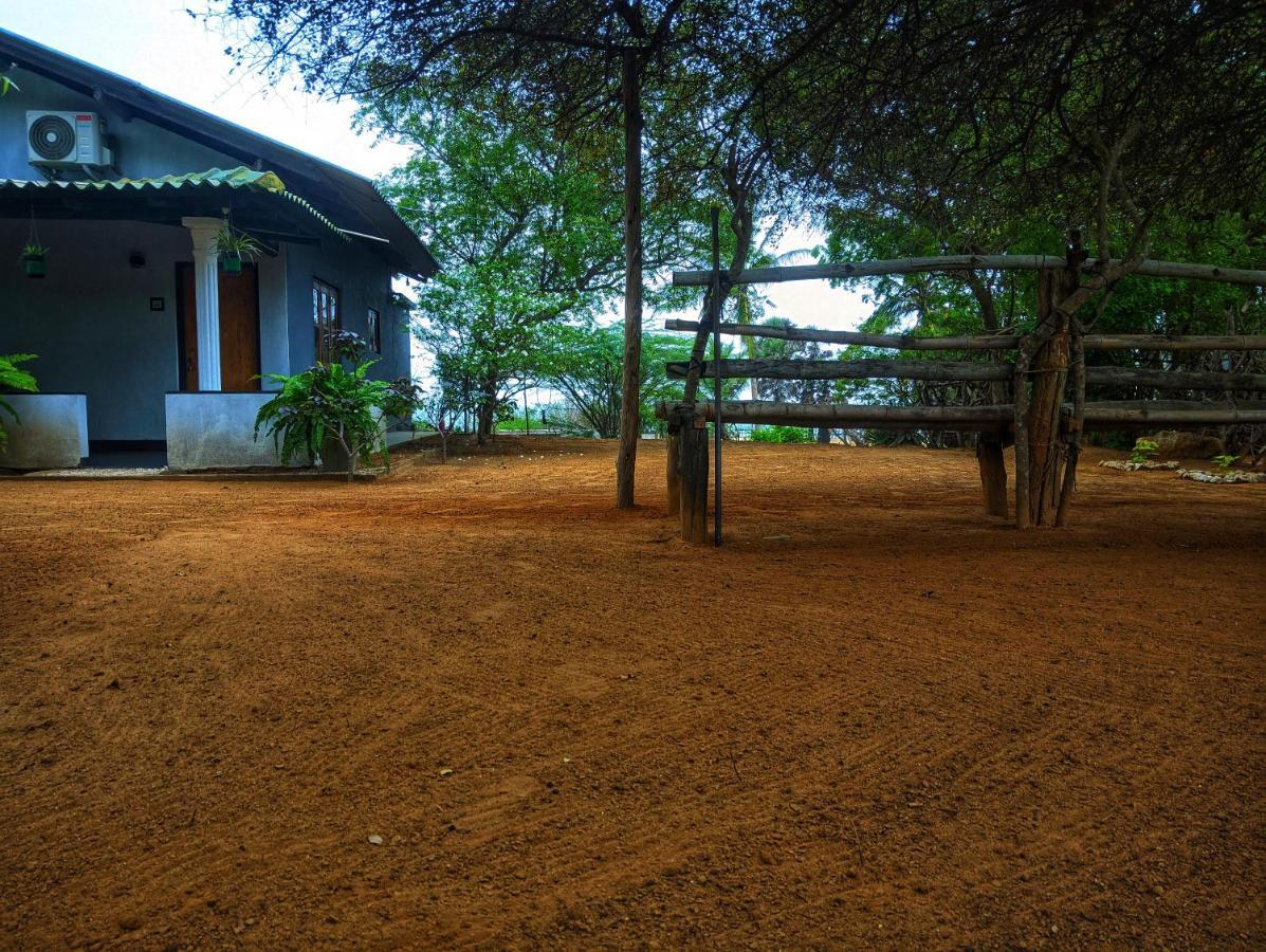 Beach Bungalow Yala Kirinda  Luaran gambar