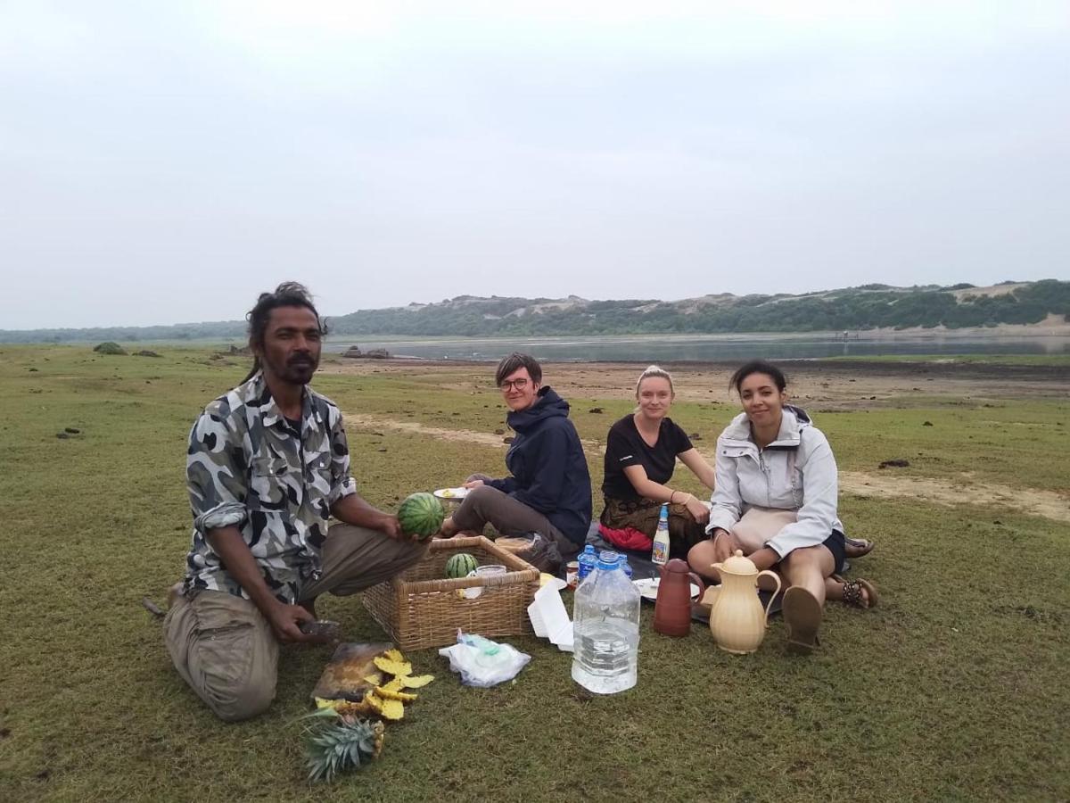 Beach Bungalow Yala Kirinda  Luaran gambar