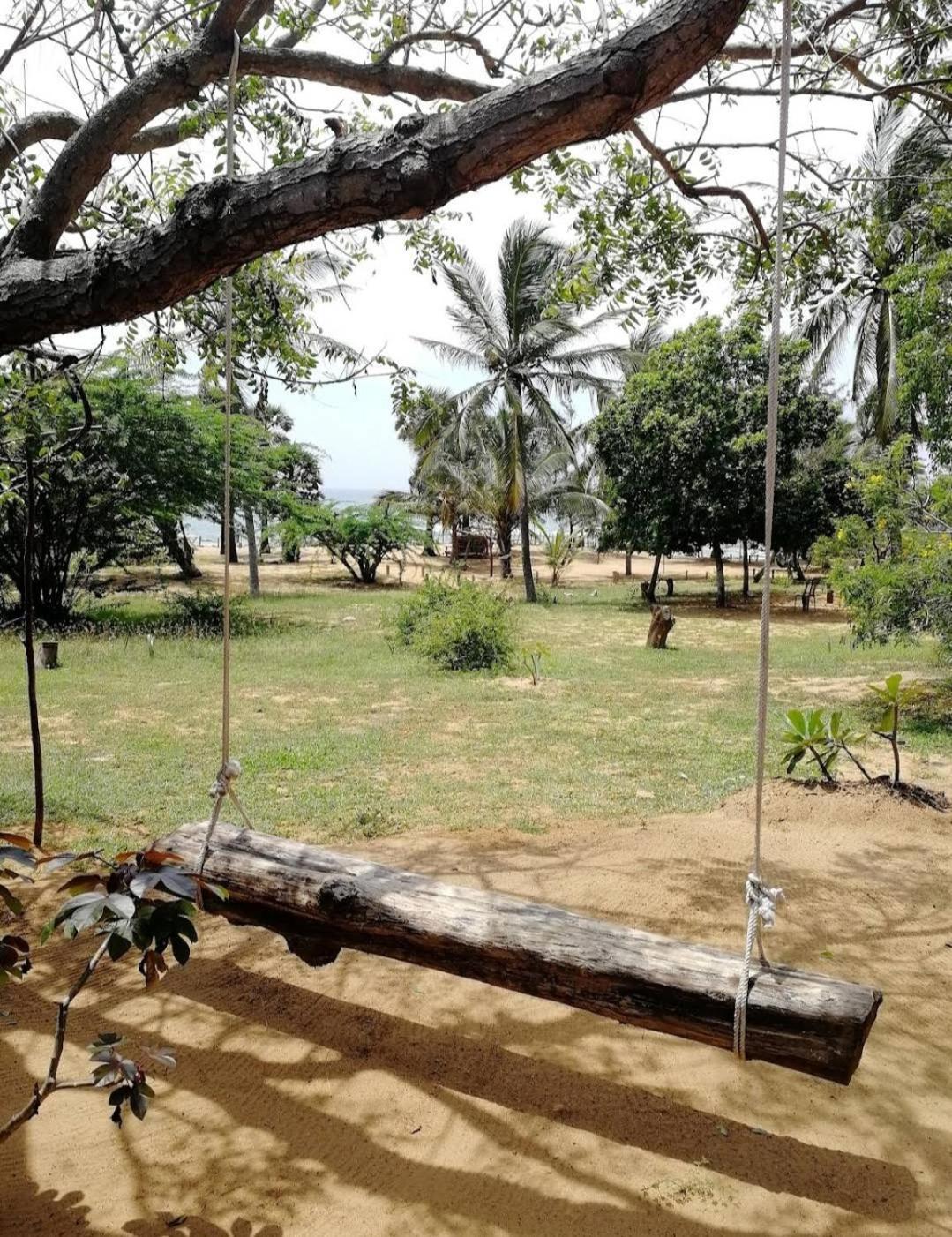 Beach Bungalow Yala Kirinda  Luaran gambar